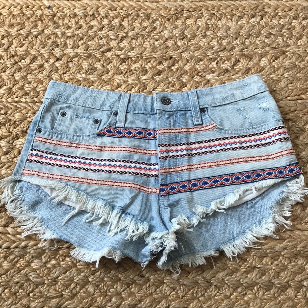 LF / Carmar patch work light wash Jean shorts